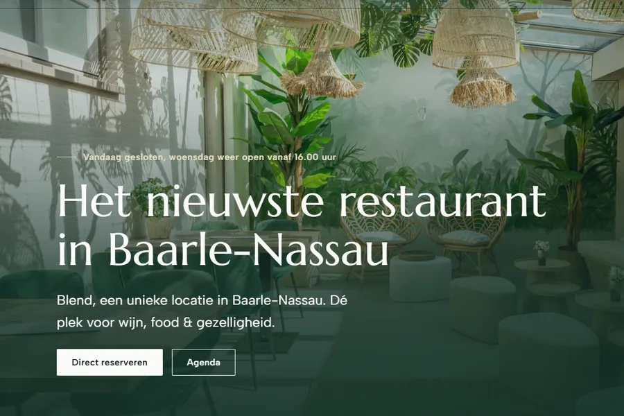 De opening van de site, met boven de kop de regel of de zaak vandaag open is